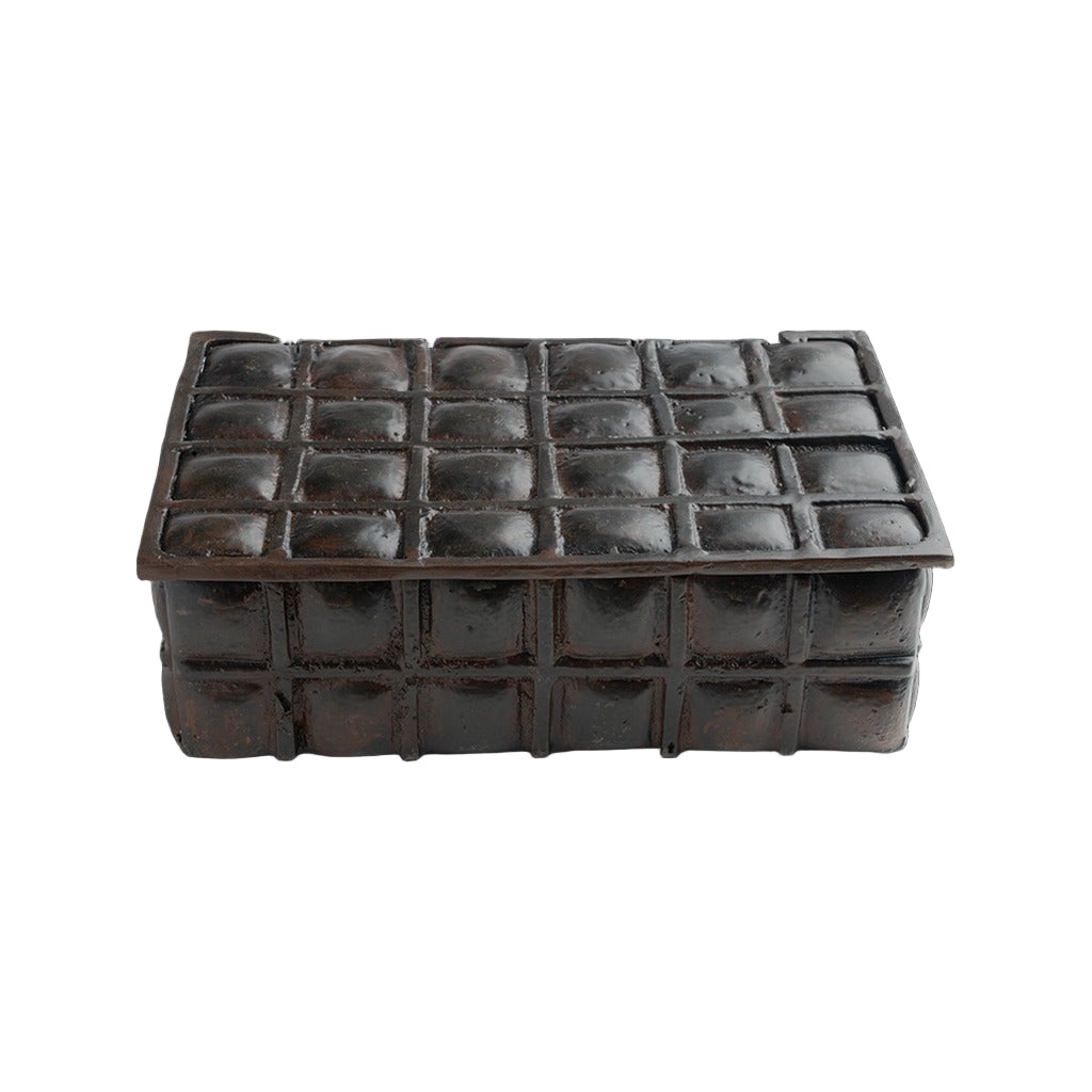 Jan Barboglio Me Cuadra Iron Box