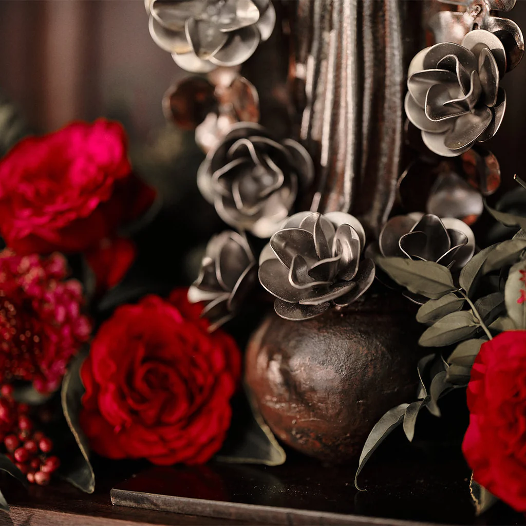 Jan Barboglio Virgen con Flores Angel with Roses in Nickel and Natural