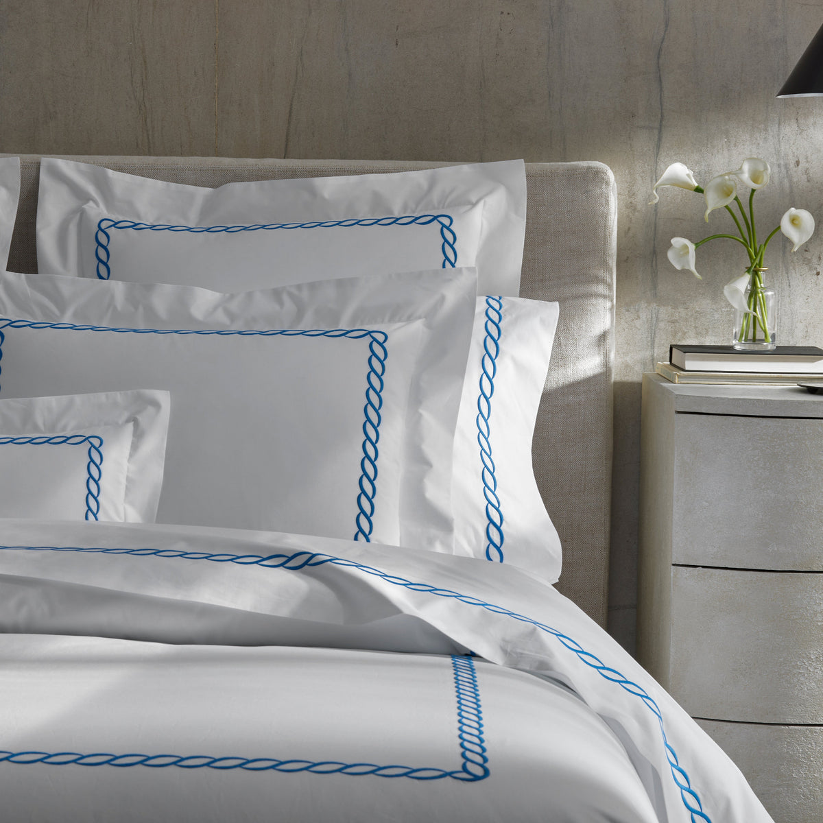Matouk Classic Chain White Sheets with Embroidered Chain Motif – The ...