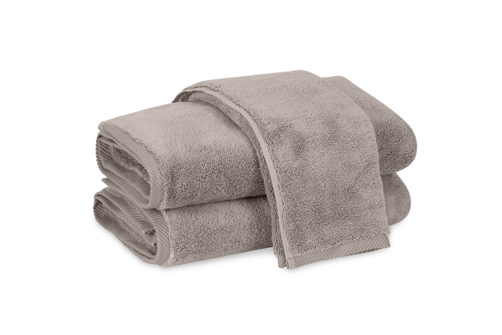 Matouk Milagro Towel in Platinum Silver