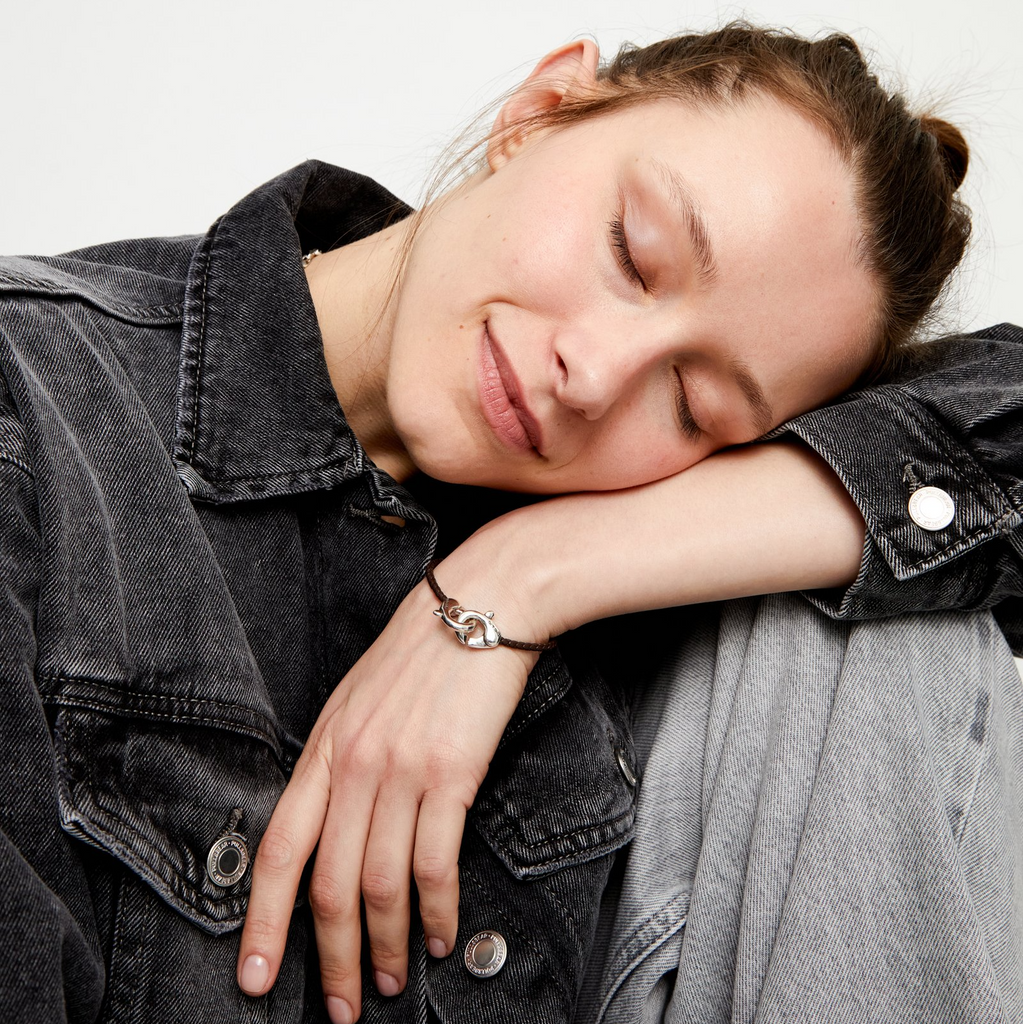 Uno de 50 Brown Leather Bracelet with Interlocking Carabiner