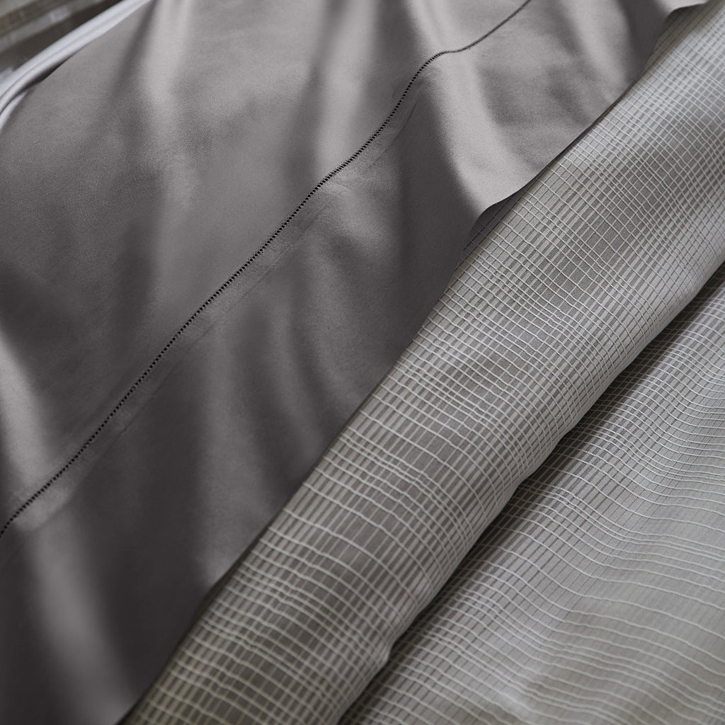 SFERRA Perugia Lunar Grey Sateen Jacquard Duvet Cover and Shams with Giotto Titanium Sheets