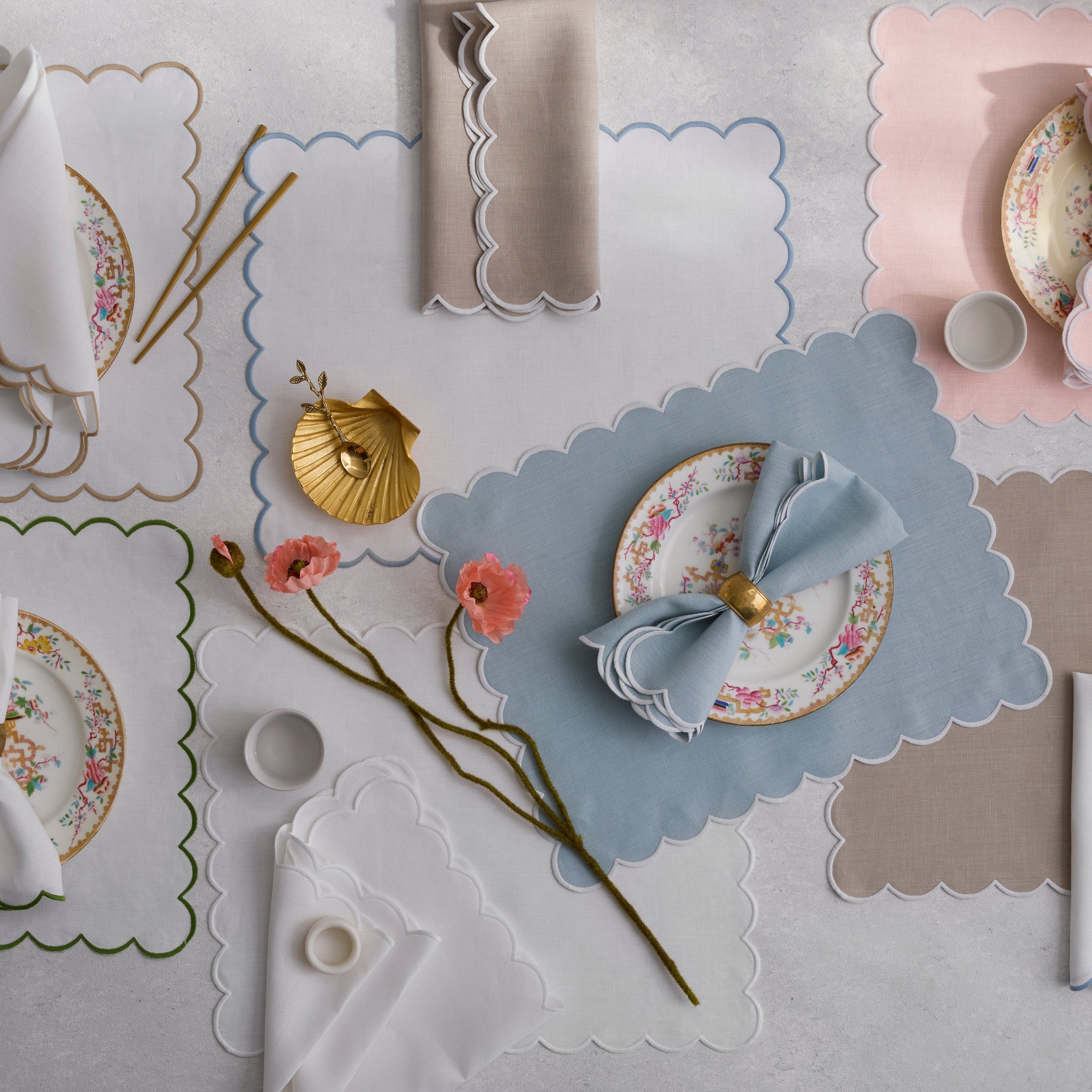 Matouk Table Matouk Dakota Scallop Linen Tablecloth – The Picket Fence