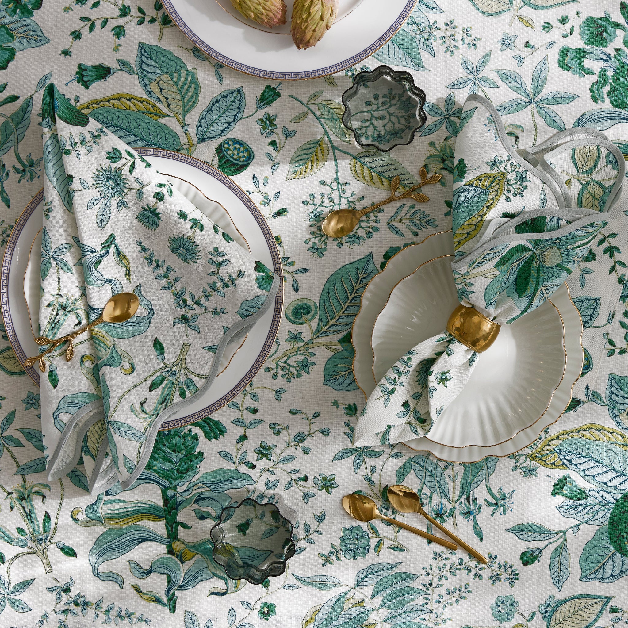 Matouk Table Matouk Schumacher Pomegranate Linen Wave Edge Tablecloth – The Picket Fence