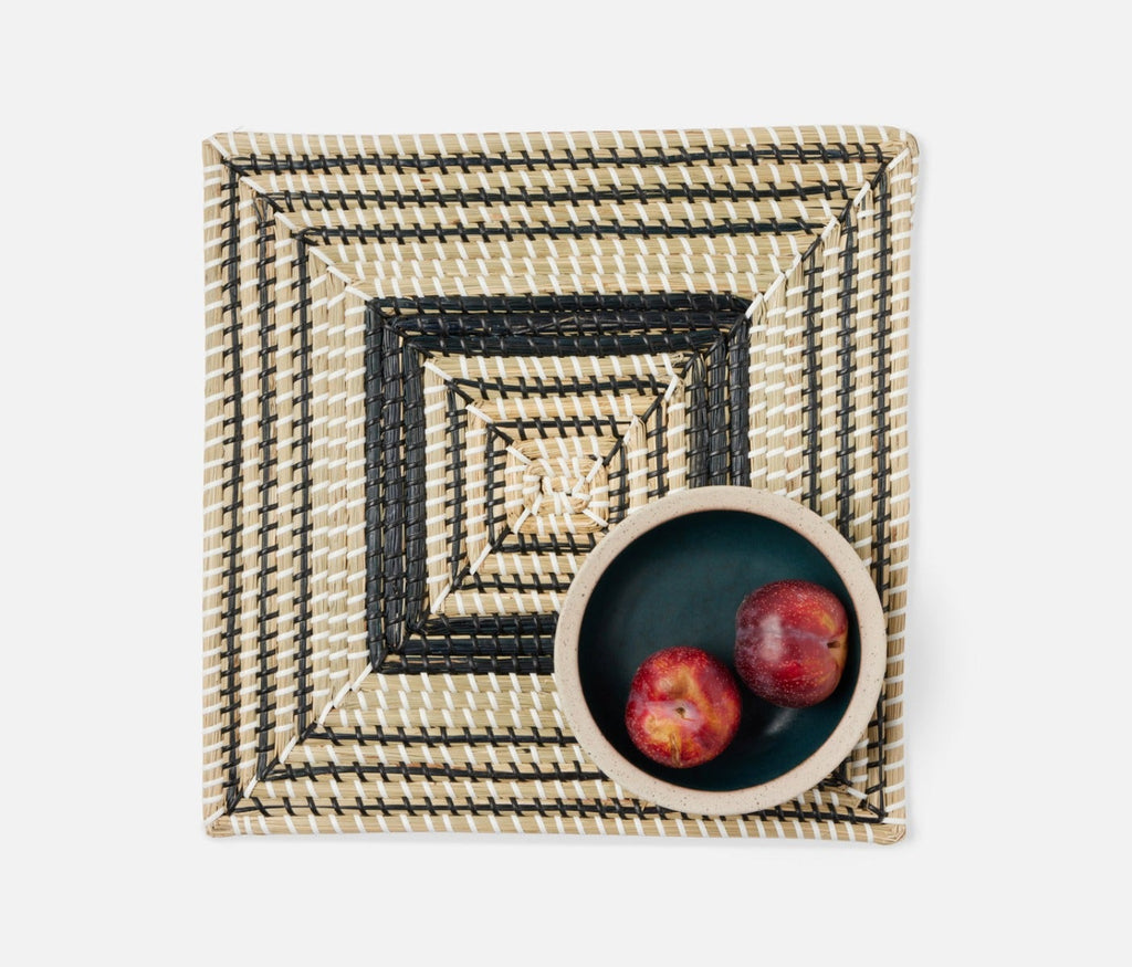 Blue Pheasant Odelia Seagrass Placemats in Black/Natural